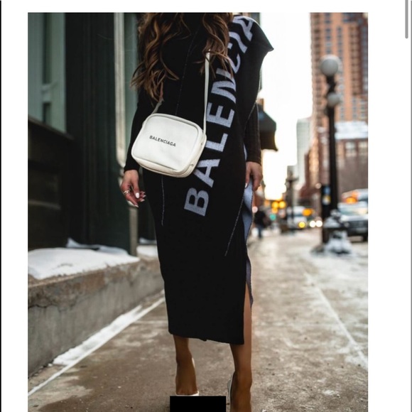 balenciaga wool scarf